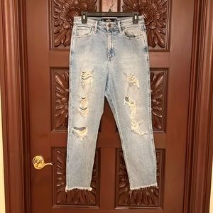 Hollister Curvy Ultra High Rise Mom Jean Size W 29 L25